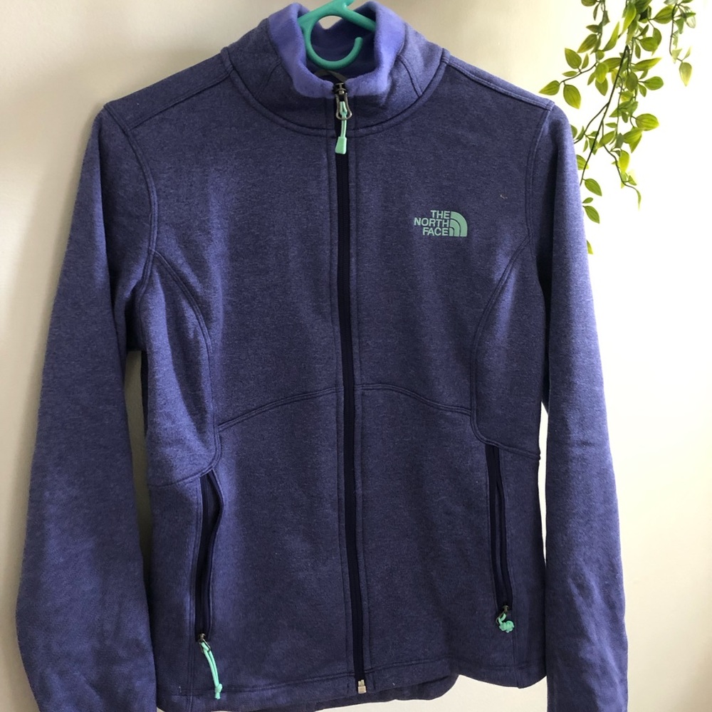 Women’s Medium North Face zip up